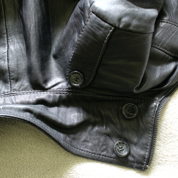 Danier | Genuine Leather Black Jacket Utility Moto - Picture 7 of 8